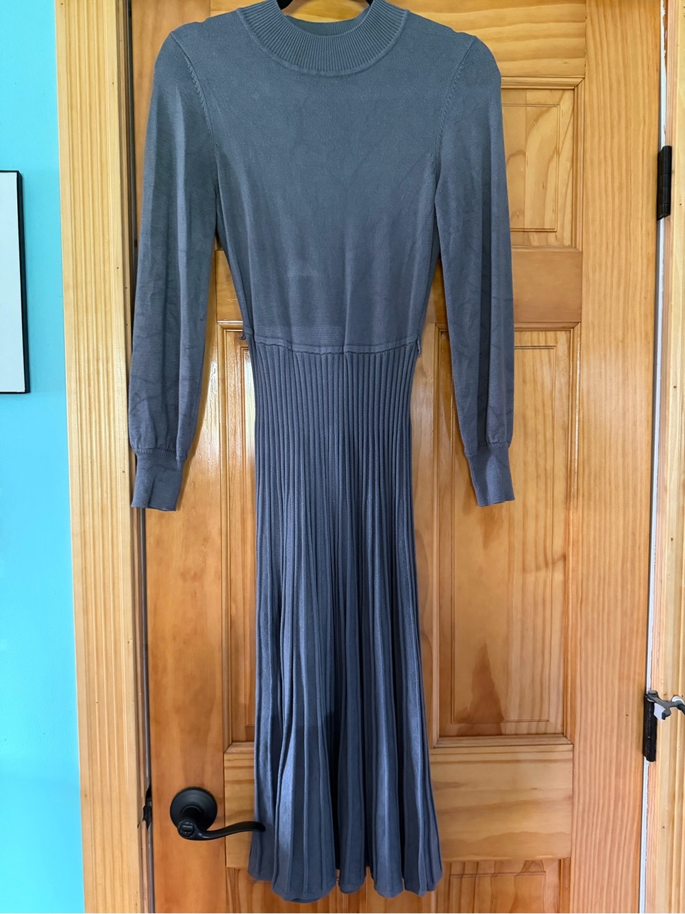 Nina Leonard Slate Gray Pleated Knit Long-Sleeve Midi Dress